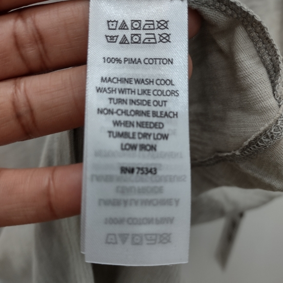 William Rast T-shirt New with one tag - Picture 10 of 10